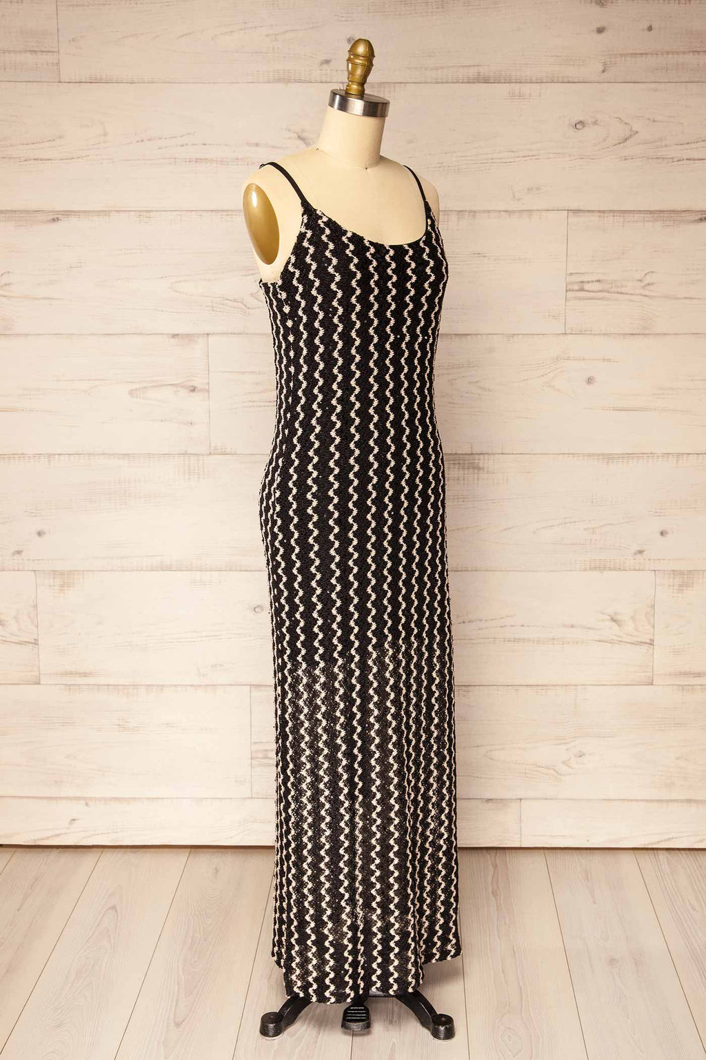 Alzey | Long Crochet Dress with Wavy Pattern