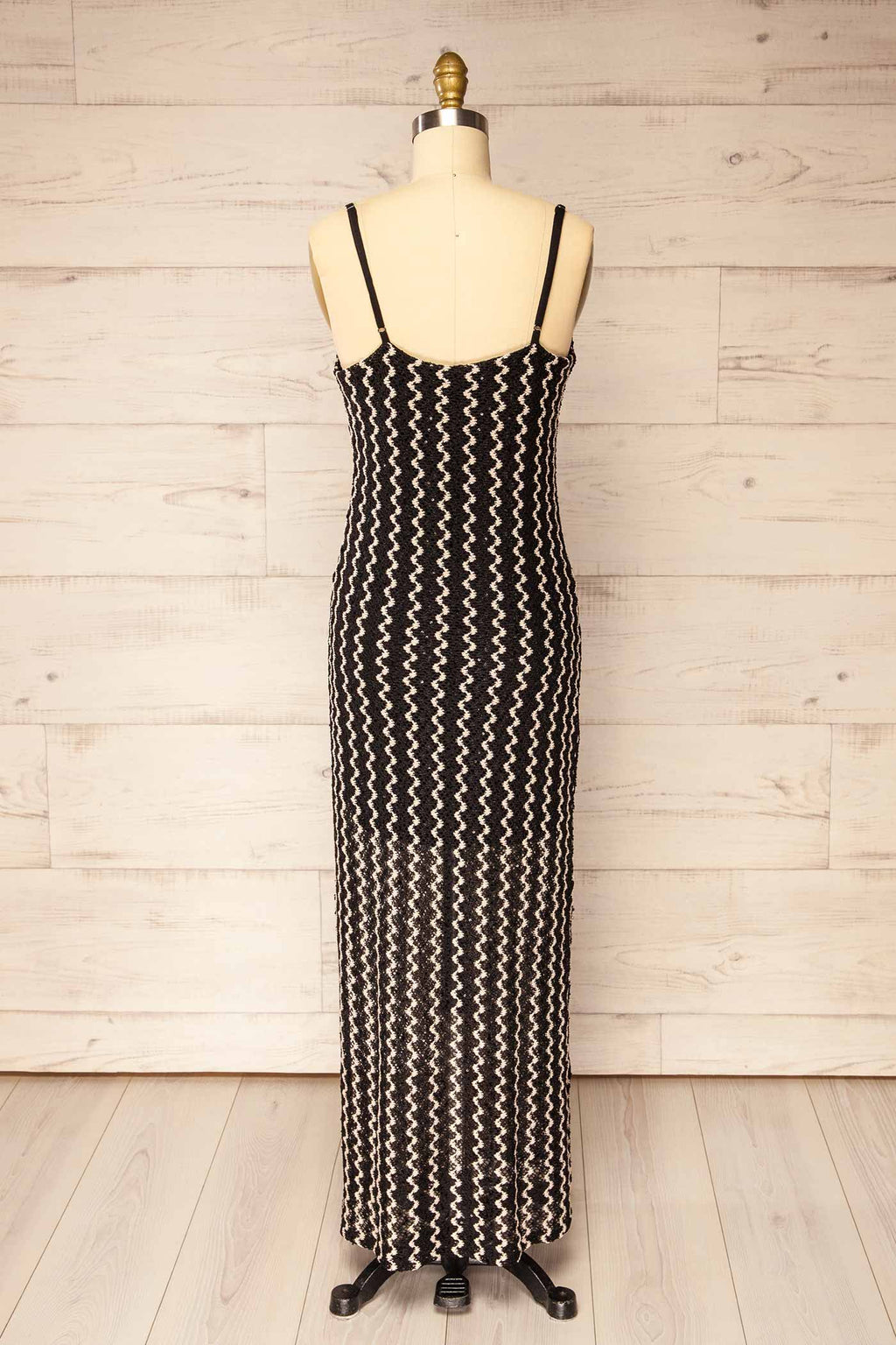 Alzey | Long Crochet Dress with Wavy Pattern