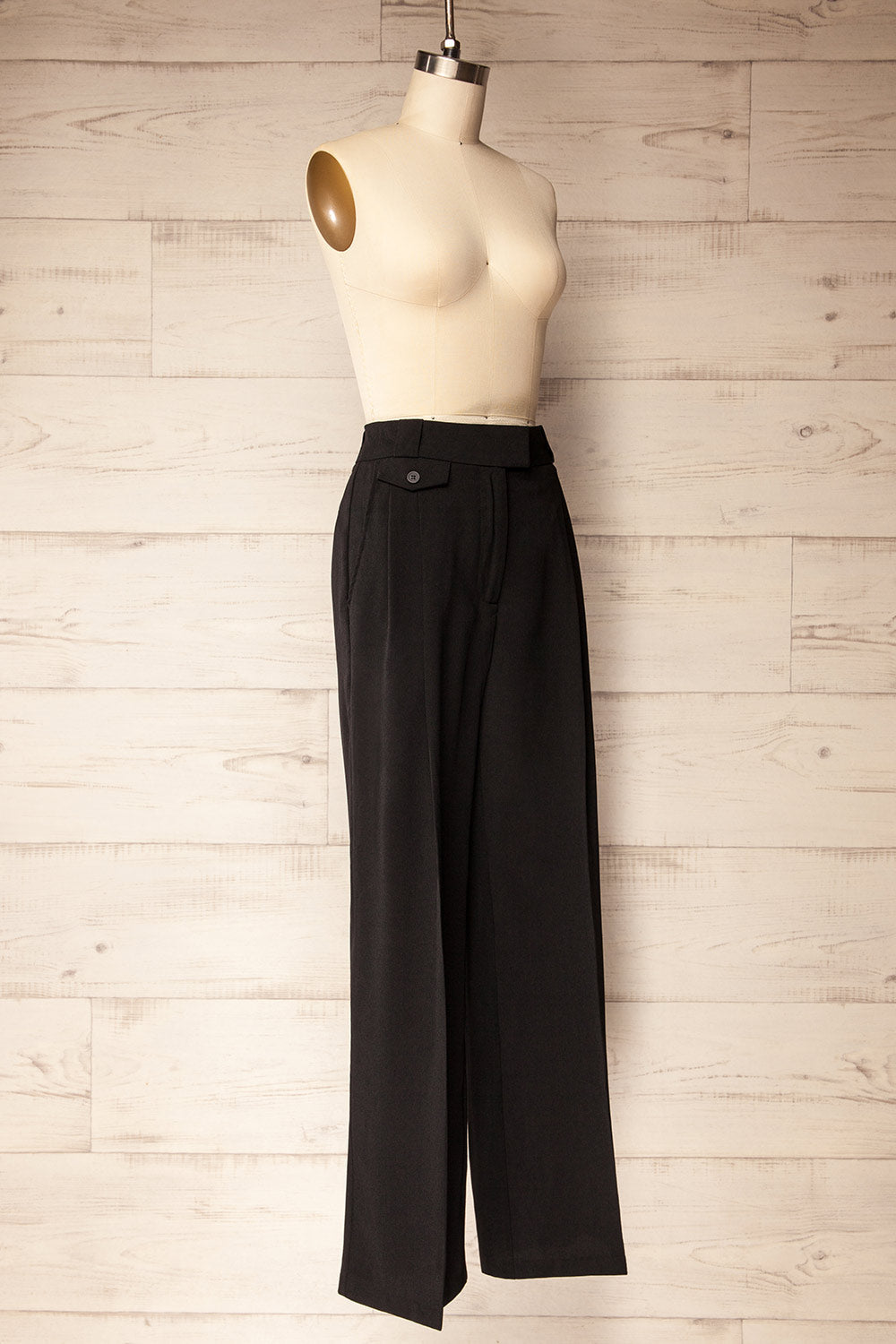 Cortona | Black Straight-Leg Pants with Pleats