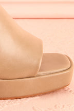 Dorisse Taupe | Heeled Mules