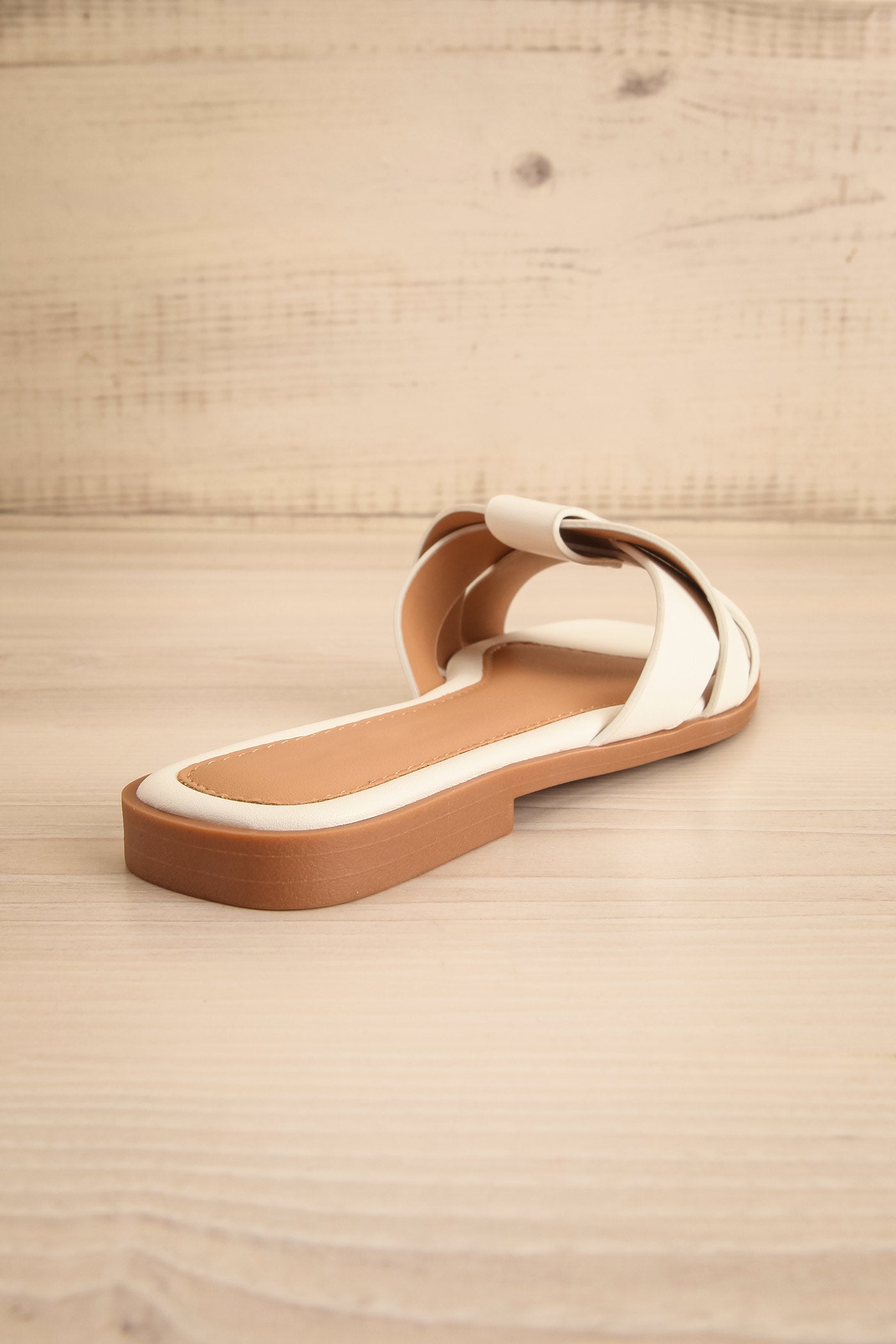 Iguala Ivory | Flat Square-Toe Sandals