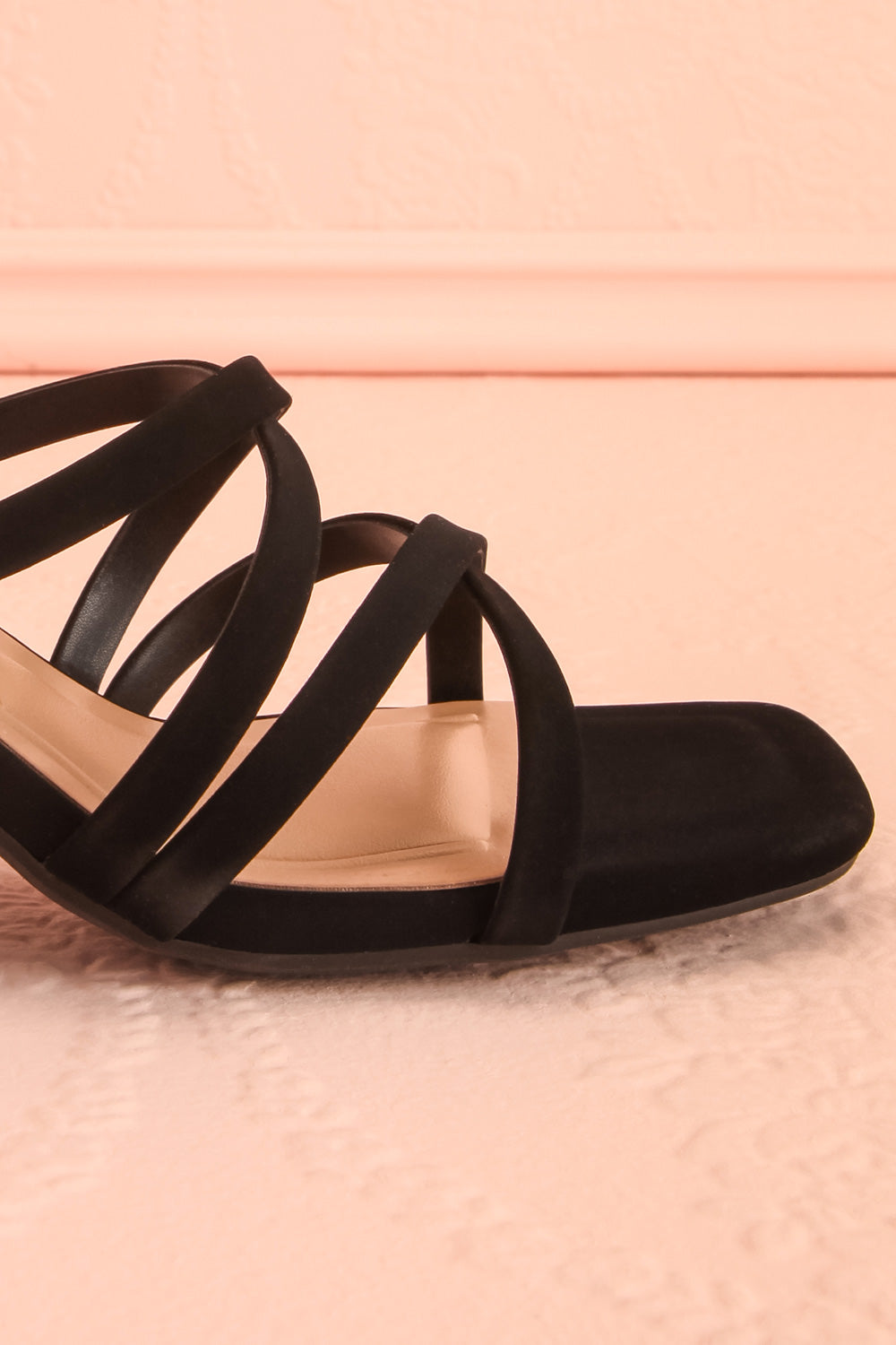 Kuina Black | Strappy Mid Heel Sandals