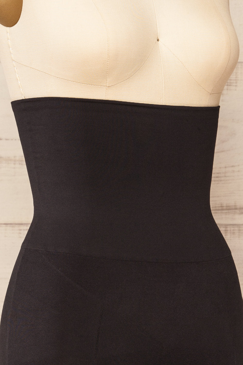 Latsia Black | Shaping Shorts