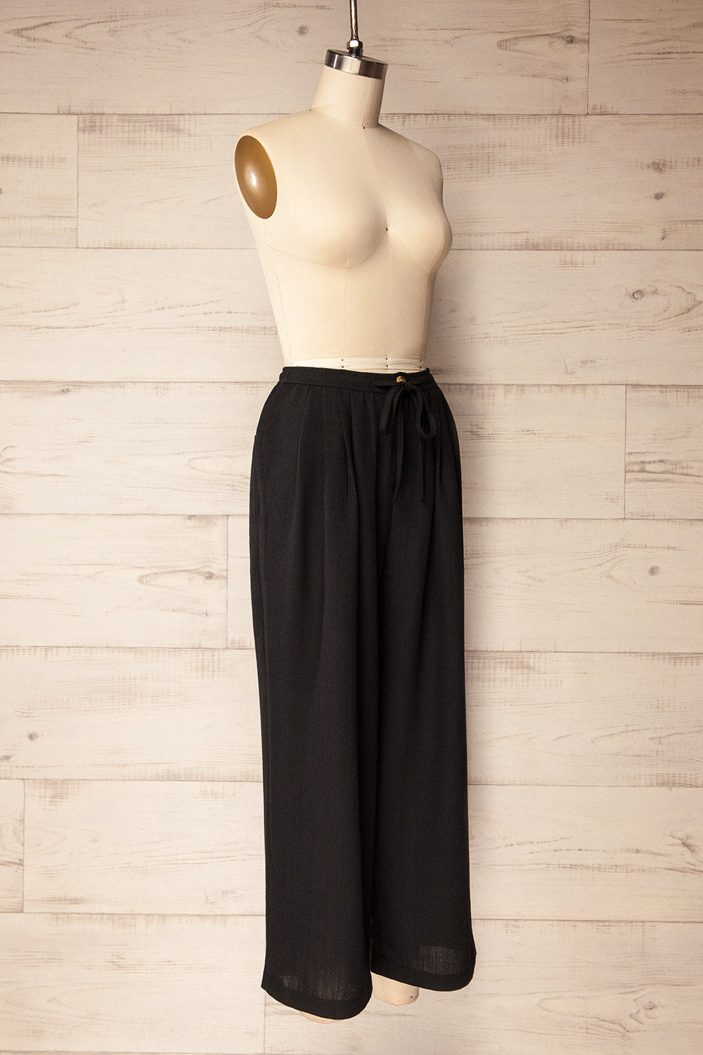 Lunglei Black | Wide-Leg Pants with Front Pleat Details