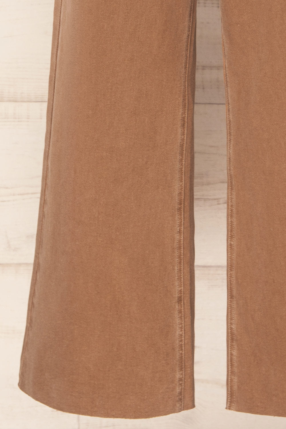 Mallarie | Brown High-Waisted Straight-Leg Denim Pants with Raw Hem