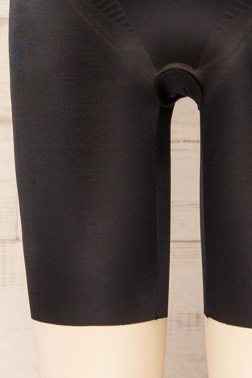 Motown Black | Invisible Mid-Thigh Shaping Shorts