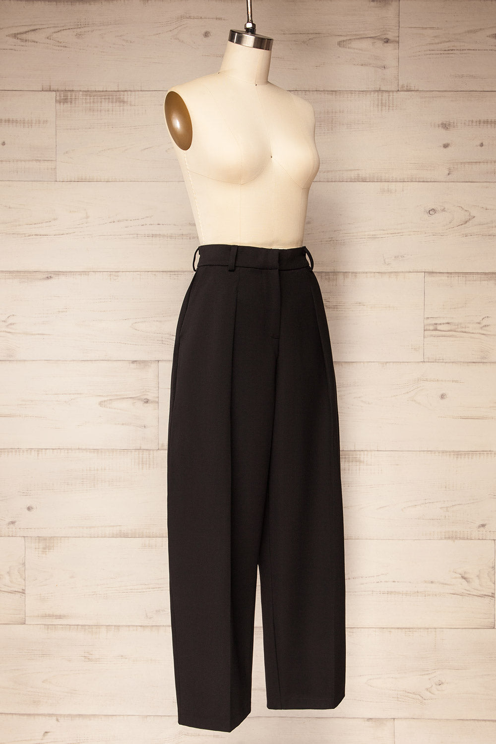 Raipur | Black Barrel Legs Tailored Pants