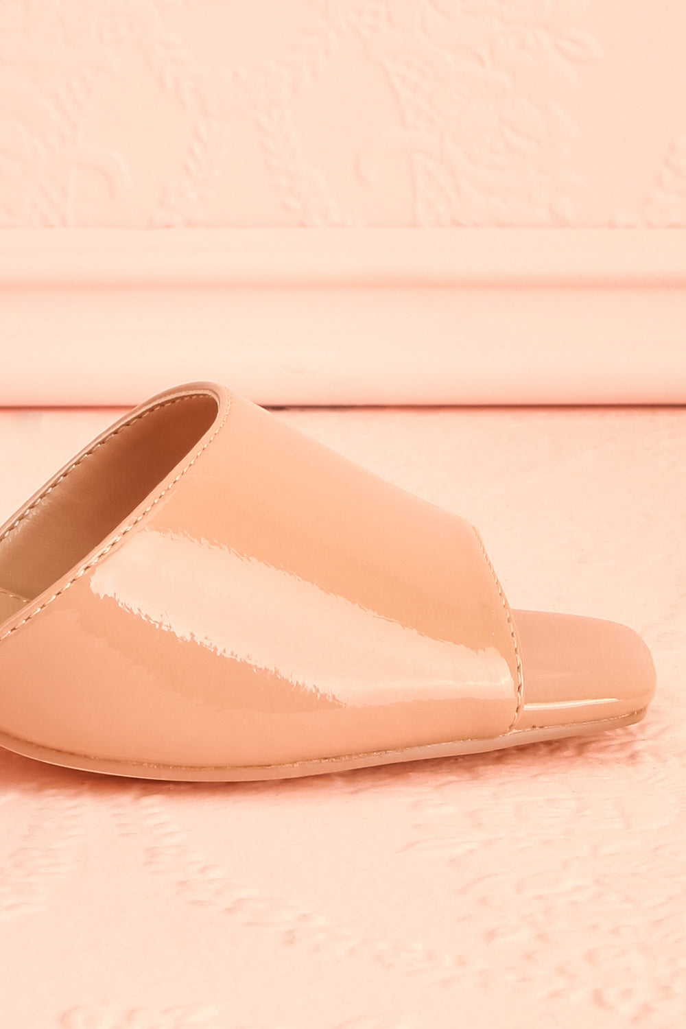 Rocita Beige | Glossy Heeled Sandals