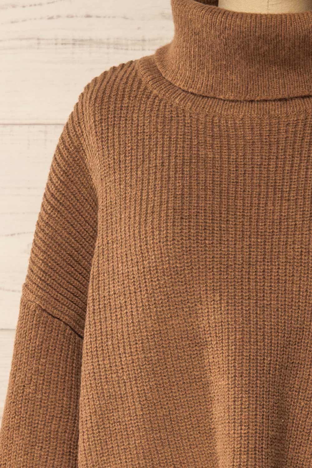 Sauzon Caramel | Oversized Turtleneck Sweater with Fringes