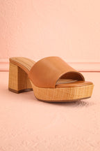 Tahis | Brown Wide Block Heeled Sandals with Raffia